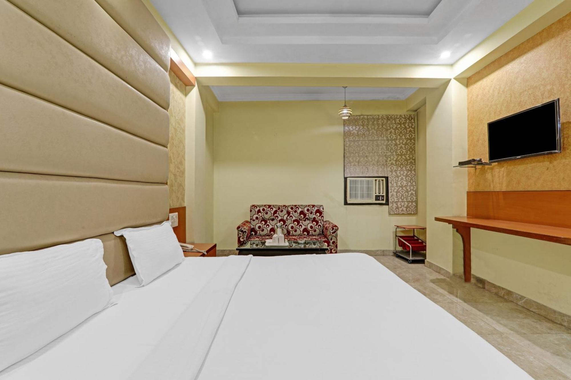Super Capital O Townhouse Govinda Royal Hotel Kanpur Exterior photo