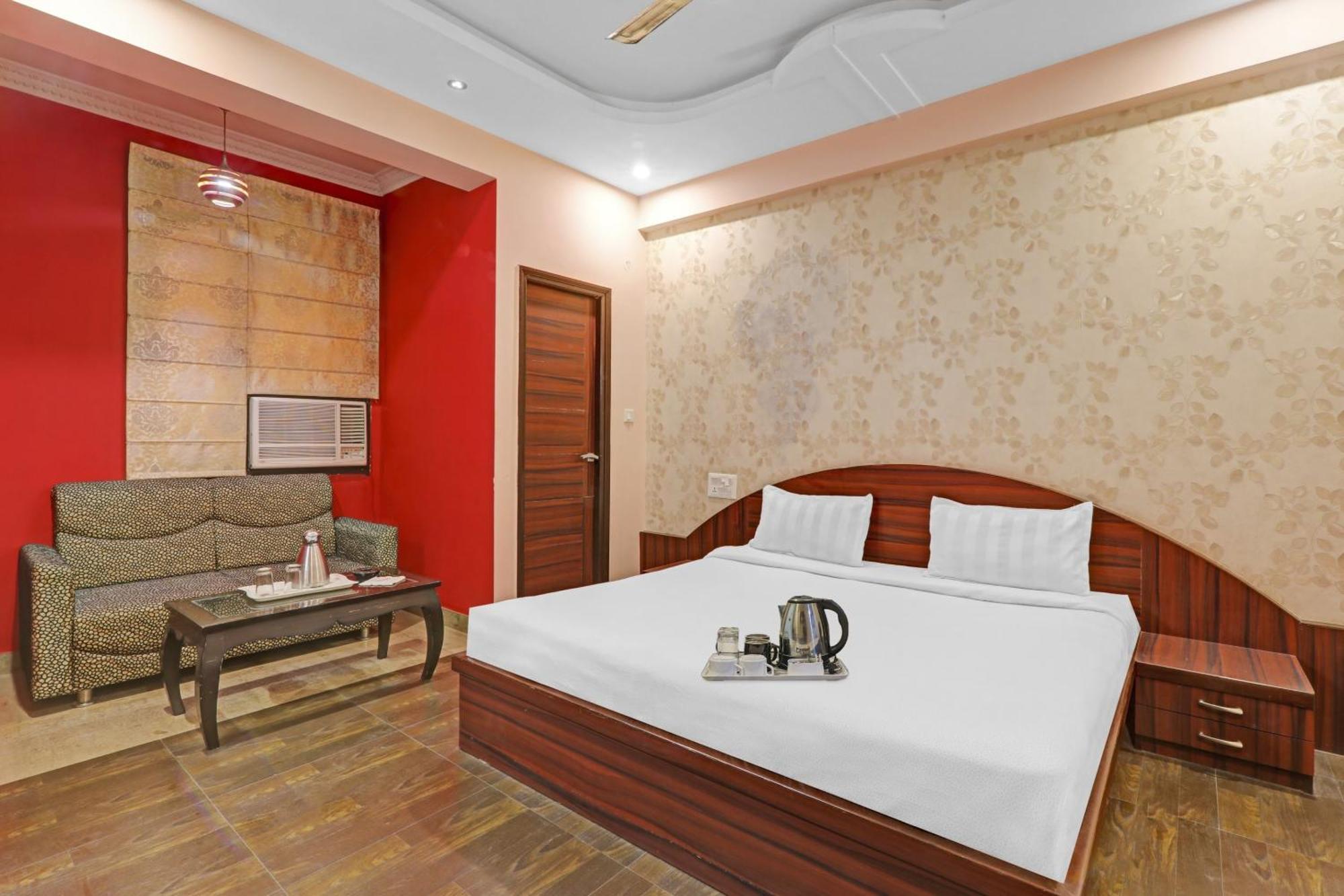 Super Capital O Townhouse Govinda Royal Hotel Kanpur Exterior photo