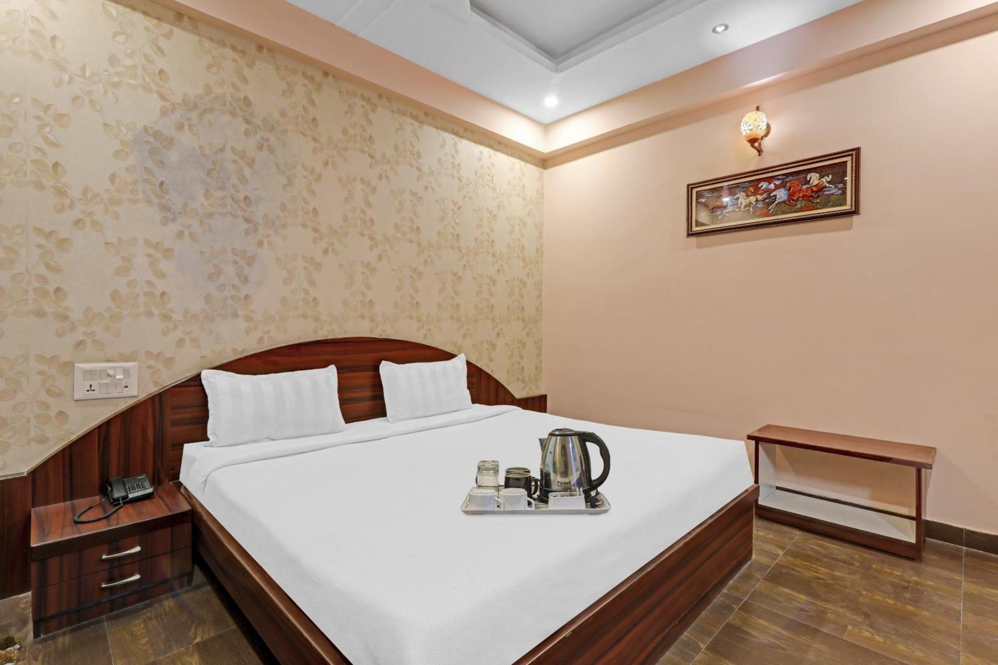 Super Capital O Townhouse Govinda Royal Hotel Kanpur Exterior photo