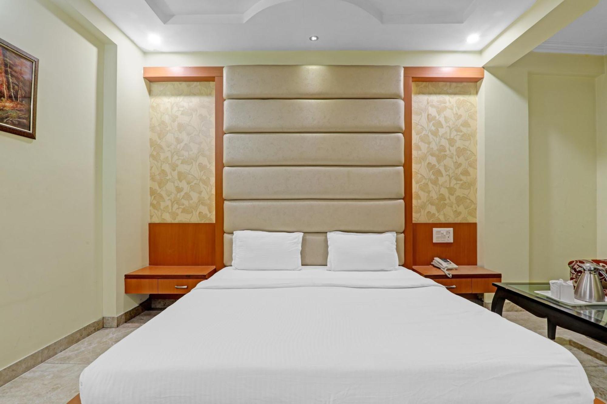 Super Capital O Townhouse Govinda Royal Hotel Kanpur Exterior photo