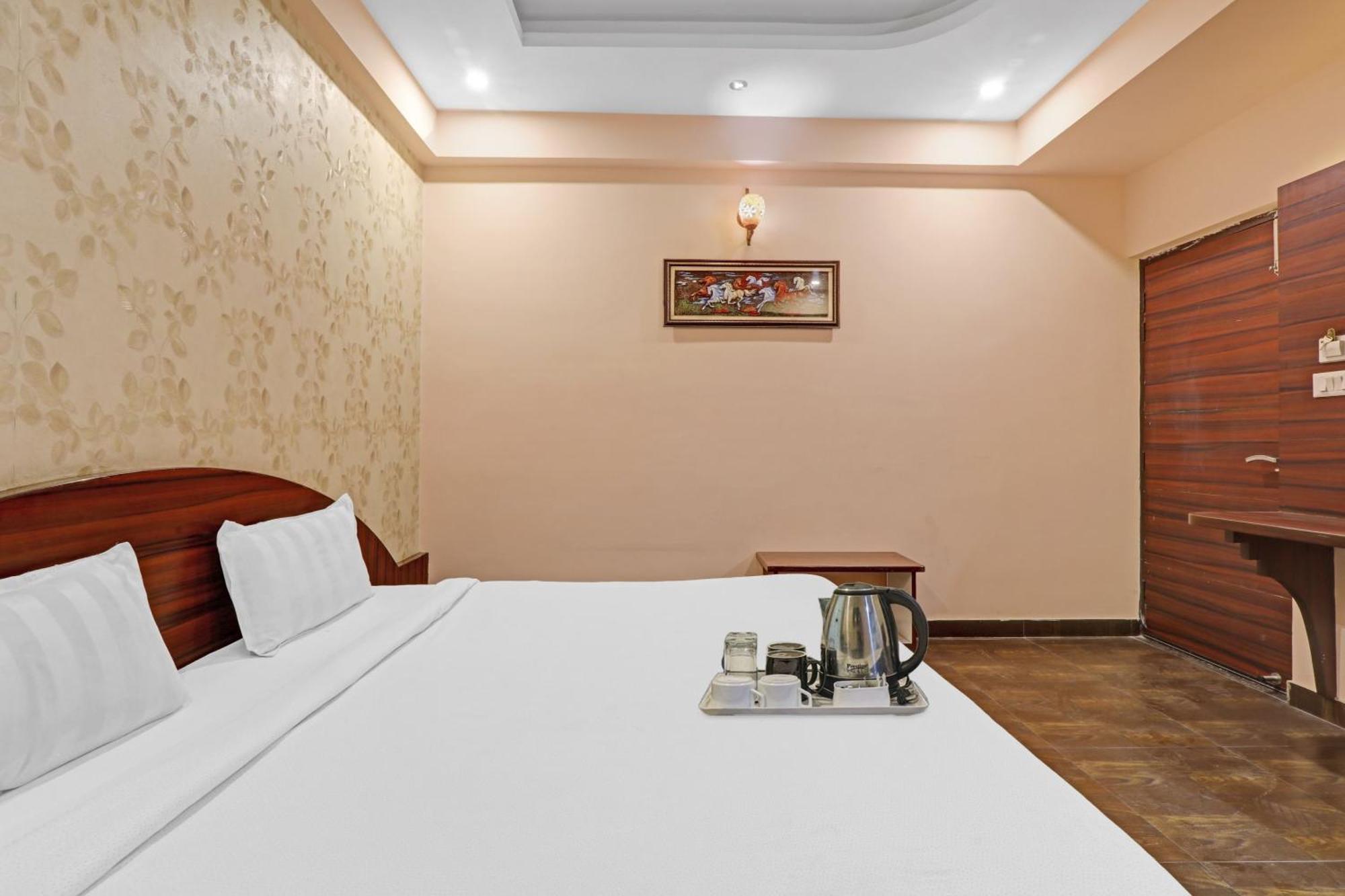 Super Capital O Townhouse Govinda Royal Hotel Kanpur Exterior photo