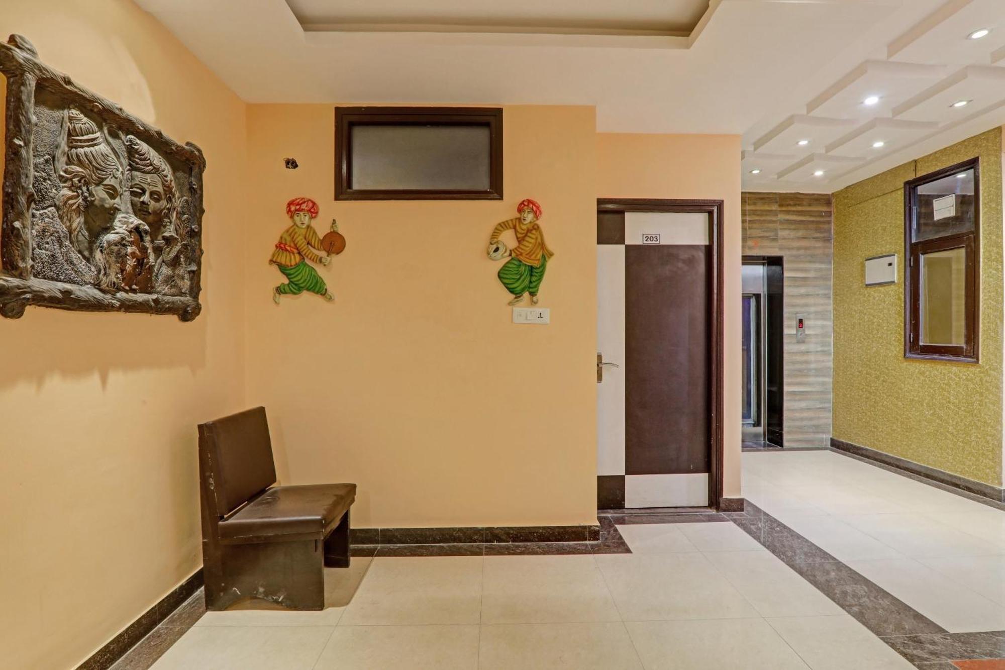 Super Capital O Townhouse Govinda Royal Hotel Kanpur Exterior photo