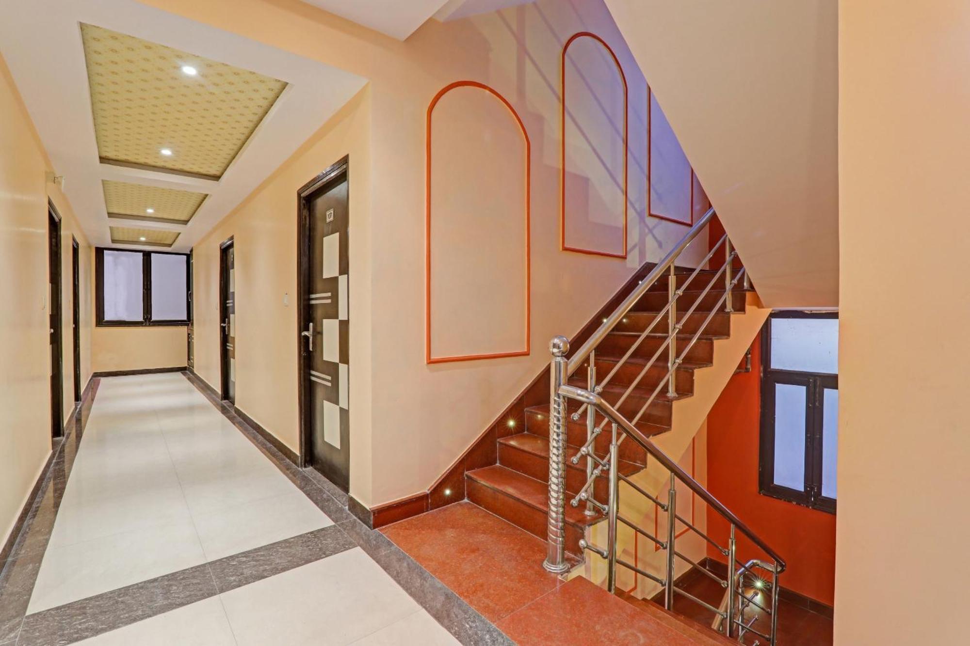 Super Capital O Townhouse Govinda Royal Hotel Kanpur Exterior photo