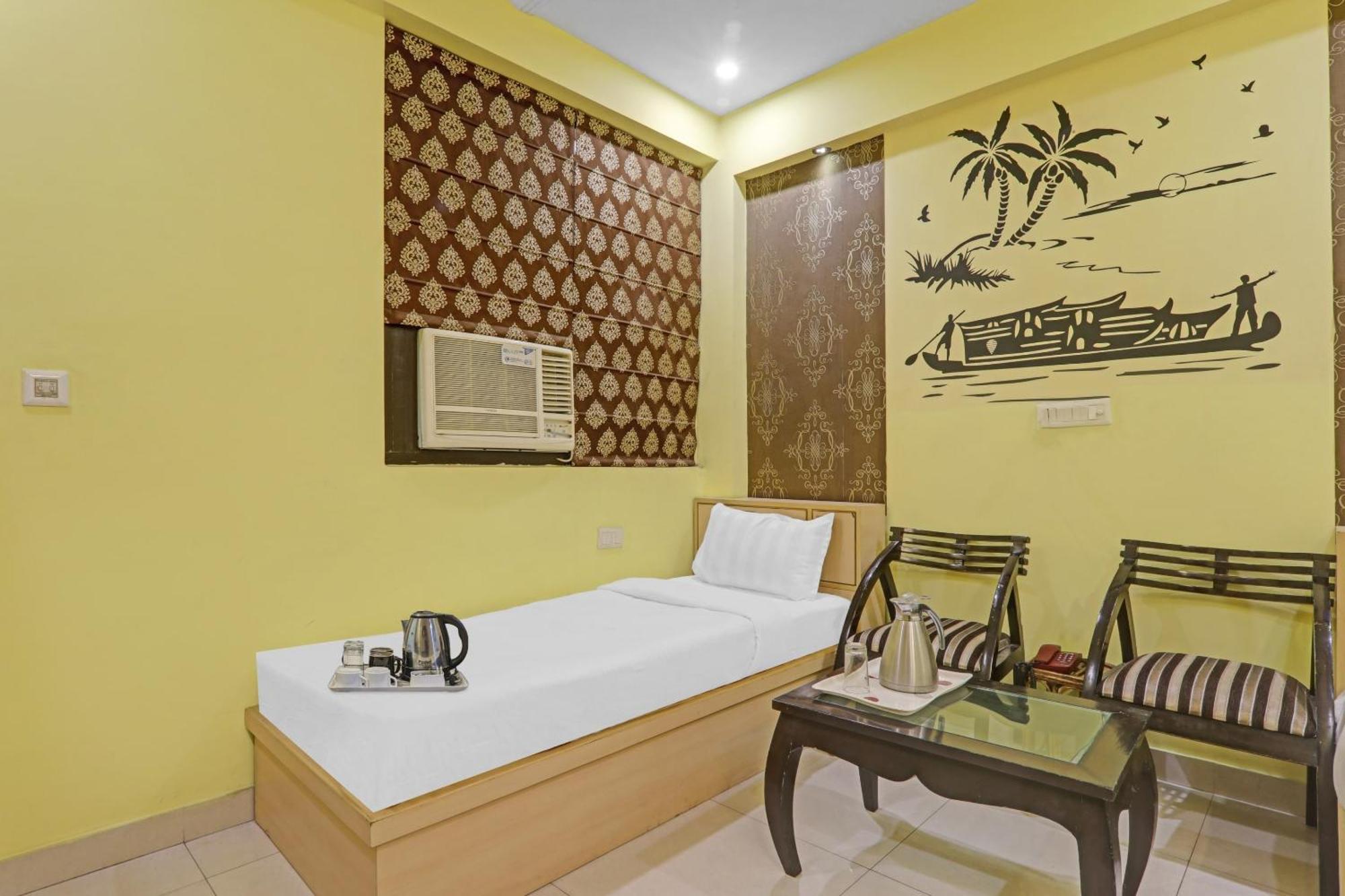 Super Capital O Townhouse Govinda Royal Hotel Kanpur Exterior photo