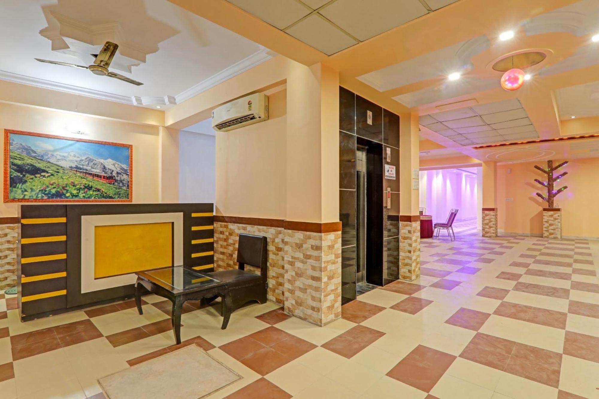 Super Capital O Townhouse Govinda Royal Hotel Kanpur Exterior photo