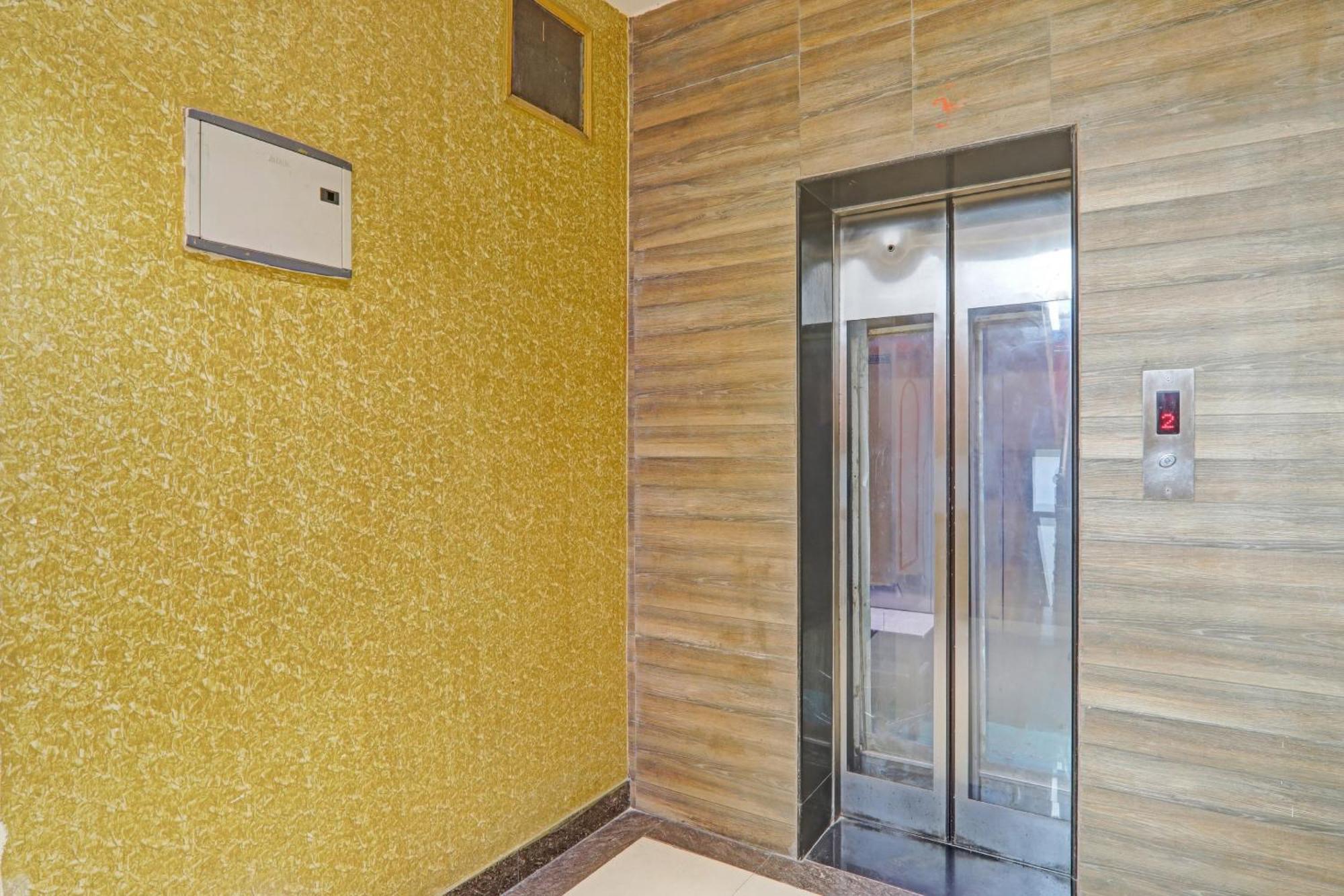 Super Capital O Townhouse Govinda Royal Hotel Kanpur Exterior photo