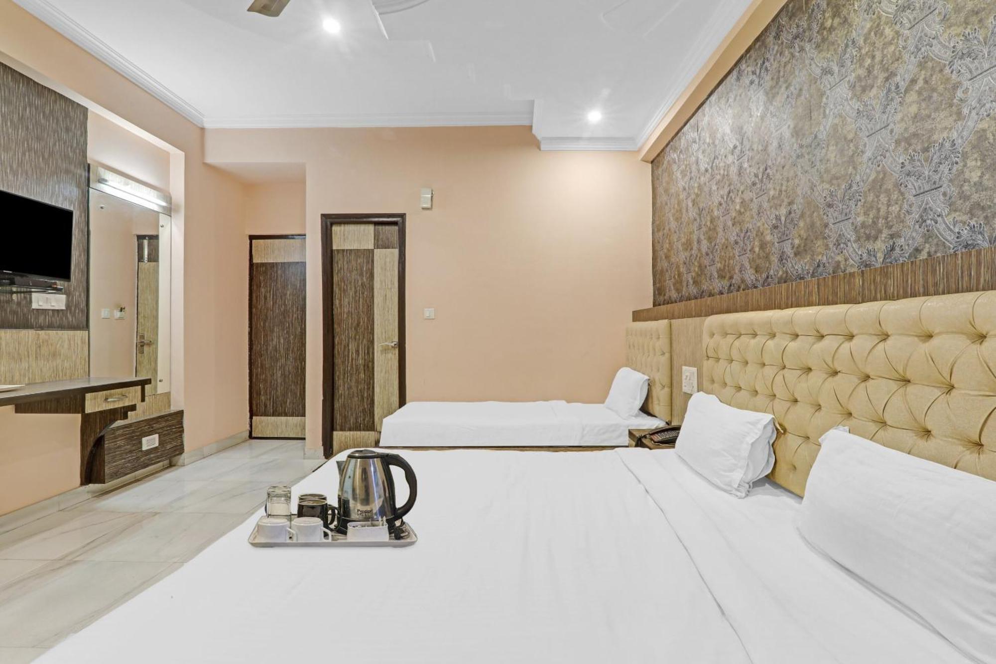 Super Capital O Townhouse Govinda Royal Hotel Kanpur Exterior photo